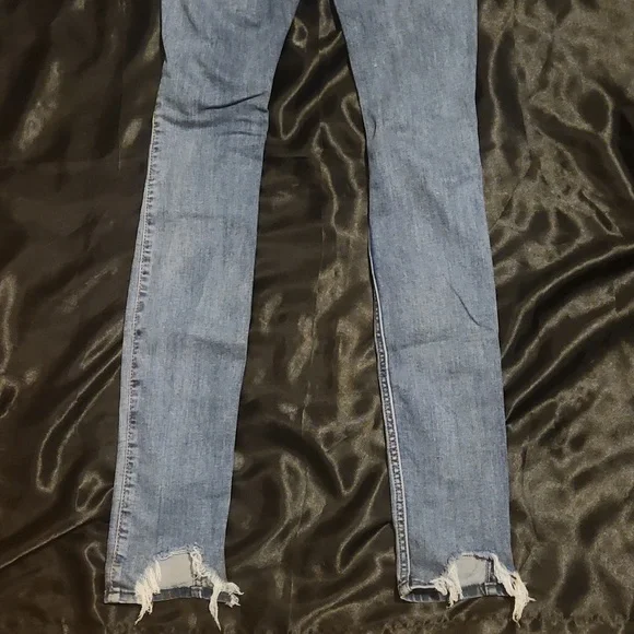 Hollister Jeans - Picture 13 of 15